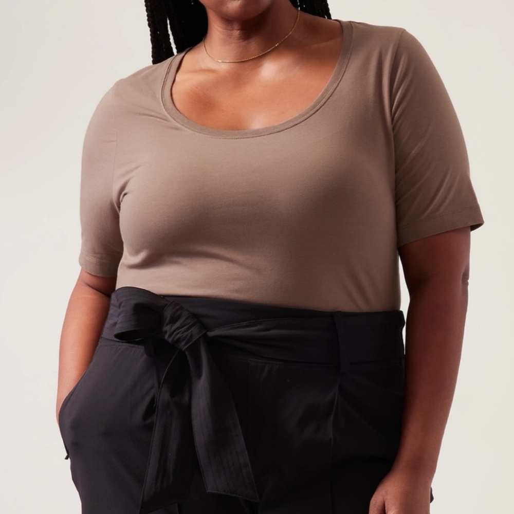 Athleta outbound scoop neck short sleeve top in Coco, Size 1X